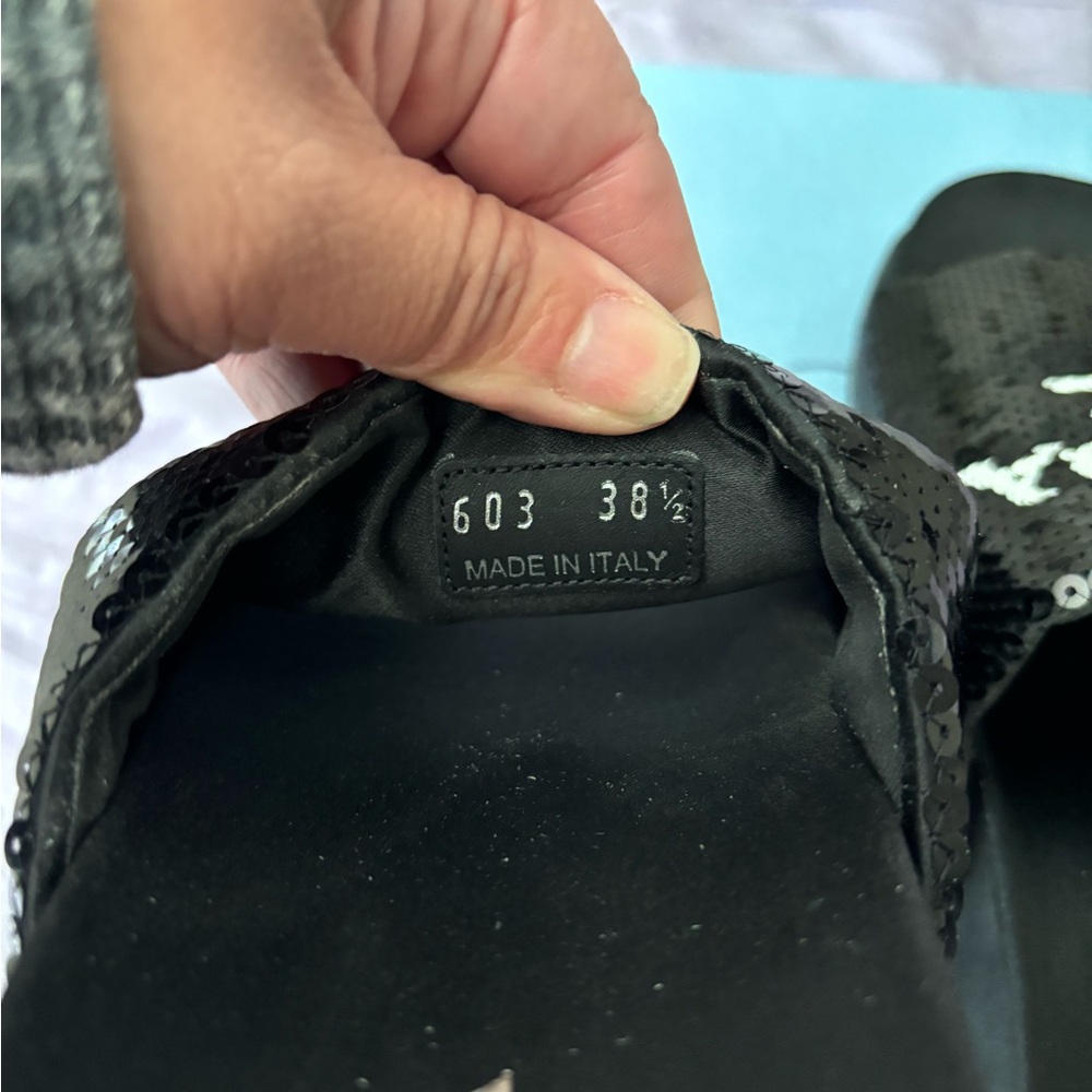 Prada slides - Picture 8 of 11